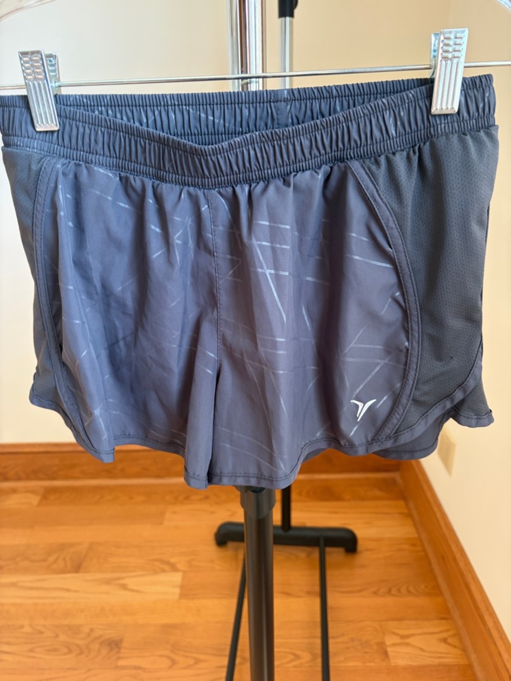 Old Navy Active Women's Athletic Shorts in Dark Charcoal